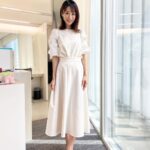 Mariko Dou Instagram - 今日は、代理で「ワイド！スクランブル」のピックアップニュースを担当しました。明日も担当予定なので、よろしくお願い致します！！ 本日は上下共にホワイトの衣装で、爽やかでした☺️✨ まだまだだ暑いですが、体調には気を付けて頑張りましょう❣️ ☆ブラウス,スカート… #ノーリーズ ☆アクセサリー… #starjewelry #大下容子ワイドスクランブル #ワイドスクランブル #ニュース #テレビ朝日 #堂真理子 #アナウンサー #アナウンサー衣装 #番組衣装