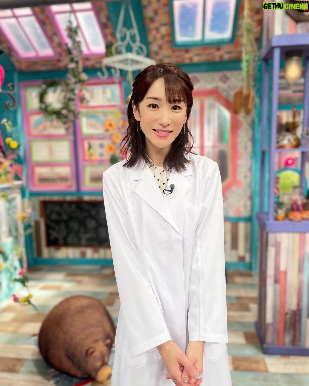 Mariko Dou - 2.2K Likes - 今夜11:15〜放送の『激レアさんを連れてきた。』に弘中アナの代理で進行役として出演します!西川貴教さんと、ラランド、サーヤさんをゲストに迎え、「ほぼ刑務所だけでライブしているアイドル」をご紹介します。
今回の激レアさんは、アイドルデュオ・Paix²(ぺぺ)のマナミさんとメグミさん。
刑務所ライブ界の超スーパーアイドルとして君臨し、23年間で500回以上の刑務所ライブを開催!
波乱に満ちたお二人のアイドル・ライフをひも解いていきます‼️
波瀾万丈な人生ながらも、お二人の素敵なキャラクターは必見です😌
久しぶりのバラエティ番組の収録に、終始あたふたしておりましたが、若林さんをはじめ、ゲストのお二人にたくさん助けていただきました😭
ありがとうございます✨
是非、ご覧下さい!
『激レアさんを連れてきた。』
1/29(月)よる11時15分〜
#激レアさんを連れてきた
#激レアさん
#若林正恭 さん
#西川貴教 さん
#ラランド
#サーヤ さん
#堂真理子 #テレビ朝日 #アナウンサー