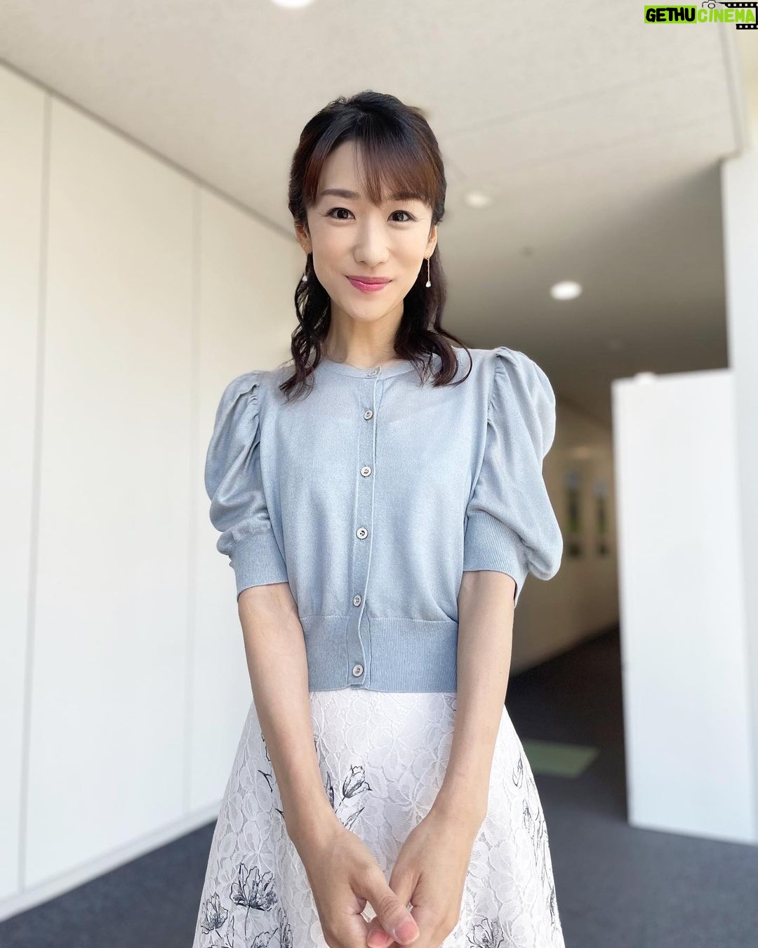 Mariko Dou - 2.7K Likes - 本日の「ワイド!スクランブル」の衣装は、
☆ニット,スカート… #laissepasse
☆アクセサリー… #ete
でした👗✨
今日も暑いですが、午後も頑張りましょう♪
#大下容子ワイドスクランブル #ワイドスクランブル #ニュース #テレビ朝日 #堂真理子 #アナウンサー #アナウンサー衣装 #番組衣装