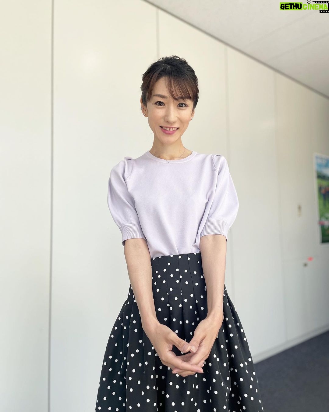 Mariko Dou - 2.3K Likes - 「ワイド!スクランブル」、午後の部放送中です!
本日の衣装は、
☆ニット,スカート… #ノーリーズ
☆アクセサリー… #starjewelry
でした👗✨
大好きなラベンダー✖︎ドット、という自分の中での最強の組み合わせでした🥰笑
昨日に引き続き今日も暑いですが、熱中症対策をしっかりして、午後も頑張りましょう❣️
#大下容子ワイドスクランブル #ワイドスクランブル #ニュース #テレビ朝日 #堂真理子 #アナウンサー #アナウンサー衣装 #番組衣装