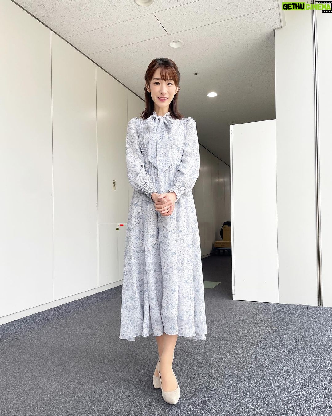 Mariko Dou Instagram - 金曜日の「ワイド!スクランブル」の衣装は、 ☆ワンピース… #laissepasse ☆アクセサリー… #starjewelry でした👗✨ 今日は立春、暦の上では春の始まりですね🌸 ただまだまだ寒いので、引き続き体調にはお気を付けて、暖かくしてお過ごしください♪ #大下容子ワイドスクランブル #ワイドスクランブル #ニュース #テレビ朝日 #堂真理子 #アナウンサー #アナウンサー衣装 #番組衣装 #今日 は #立春 ですね #春