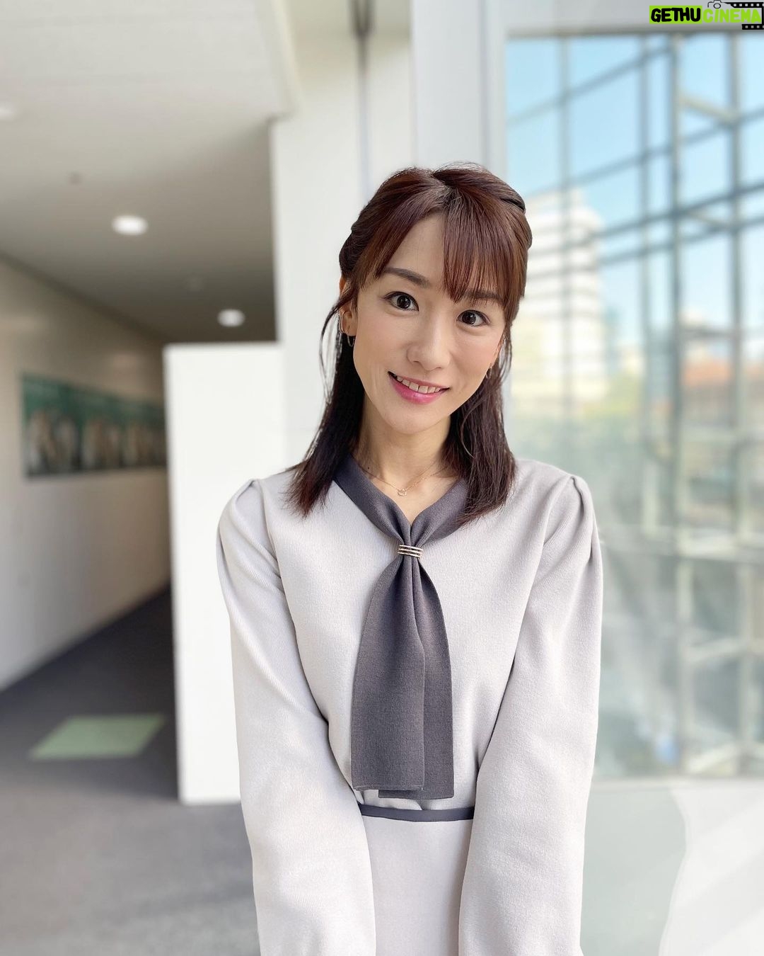 Mariko Dou - 2.6K Likes - 本日の「ワイド!スクランブル」の衣装は、
☆ニット,スカート… #proportionbodydressing
☆アクセサリー… #ete
でした👗✨
トップスのニット、ネクタイのようなデザインで、とても素敵でした🥰
今日の東京は、11月下旬とは思えないほど暖かかったですね☀️
夜は気温が一気に下がるようなので、寒暖差にはお気を付け下さい。
今週もお疲れ様でした✨
#大下容子ワイドスクランブル #ワイドスクランブル #ニュース #テレビ朝日 #堂真理子 #アナウンサー #アナウンサー衣装 #番組衣装