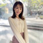 Mariko Dou Instagram - おはようございます☀ 今朝もアベモニ、ありがとうございます✨ 朝から日差しが出ていて、爽やかな朝です☀️ ただ、この後天気は下り坂のようです💦洗濯物は、早めに取り込まないとですね🧺 それでは今日も頑張りましょう❣️ #おはようございます #アベモニ #ありがとうございます #堂真理子 #テレビ朝日 #アナウンサー