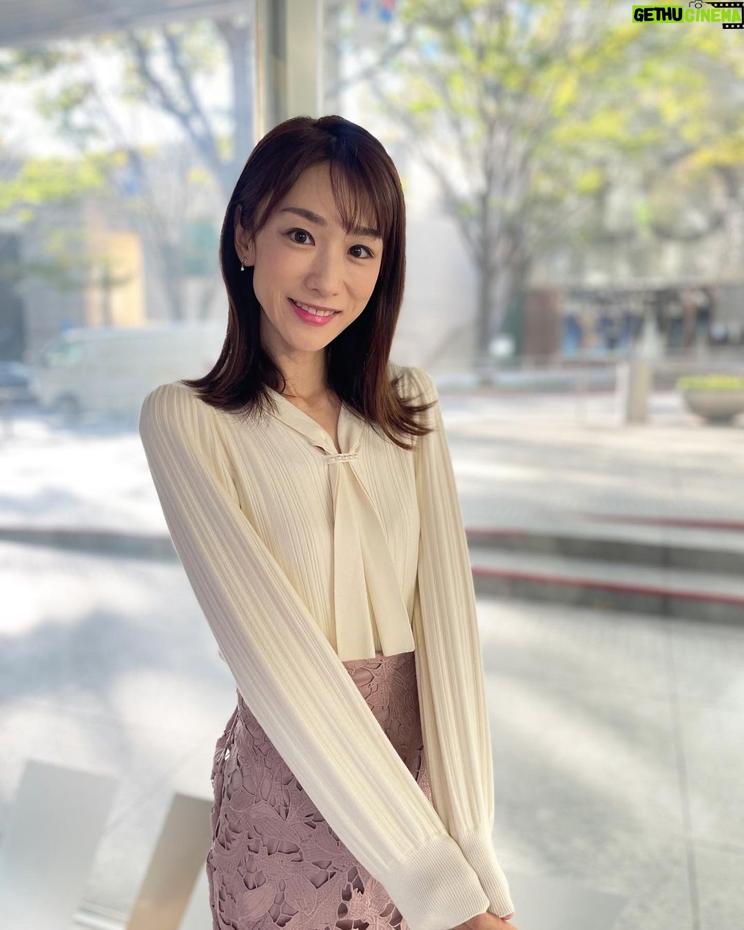 Mariko Dou - 2.5K Likes - おはようございます☀
今朝もアベモニ、ありがとうございます✨
朝から日差しが出ていて、爽やかな朝です☀️
ただ、この後天気は下り坂のようです💦洗濯物は、早めに取り込まないとですね🧺
それでは今日も頑張りましょう❣️
#おはようございます
#アベモニ
#ありがとうございます
#堂真理子 #テレビ朝日 #アナウンサー
