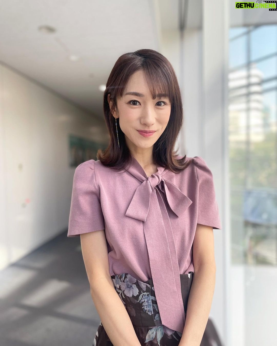 Mariko Dou - 2.7K Likes - おはようございます🌞
昨日の「ワイド!スクランブル」の衣装は、
☆ニット,スカート… #laissepasse
☆アクセサリー… #ete
でした👗✨
半袖ですが、色や素材はすっかり秋🍂
日中は暑いくらいの日が続くので、半袖のニットはこの時期、着やすいですね☺️
それでは素敵な週末をお過ごしください♪
#大下容子ワイドスクランブル
#ワイドスクランブル
#ニュース #テレビ朝日 #堂真理子 #アナウンサー #アナウンサー衣装 #番組衣装