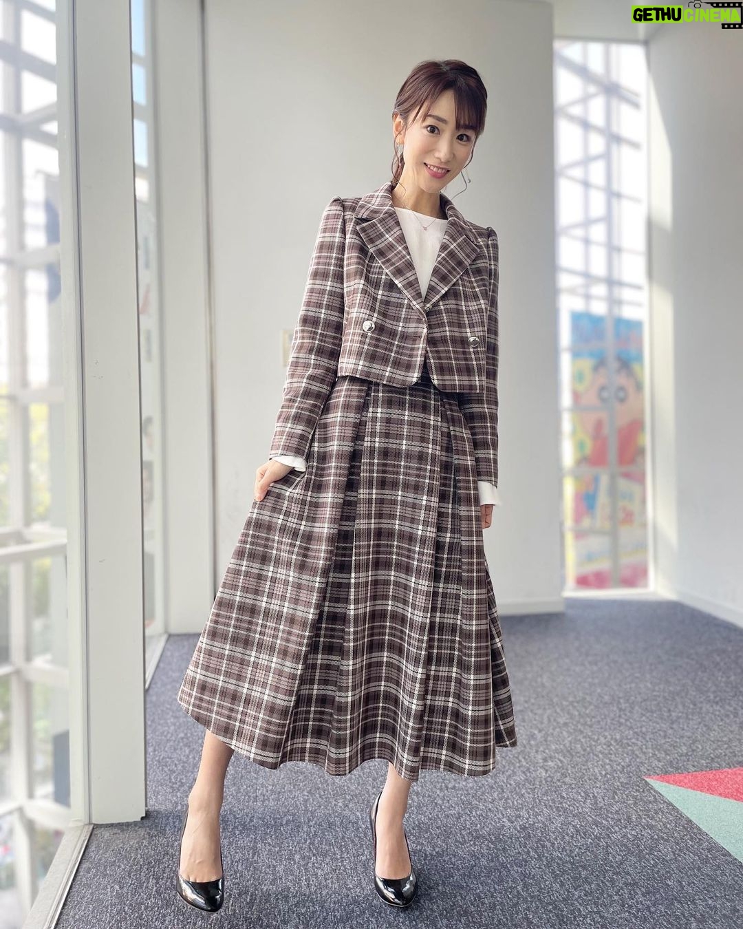 Mariko Dou - 2.3K Likes - 金曜日は、スタイリストさんがたくさん写真を撮ってくれました📷
オフショットを何枚か載せます☺️
さて、今週は並木アナの代理で月曜日、火曜日の「Abema Morning」を担当します🎤よろしくお願いします🎵
#ワイドスクランブル の
#オフショット
#写真
#明日 と
#明後日 は
#アベモニ
#よろしくお願いします
#堂真理子 #テレビ朝日 #アナウンサー