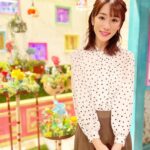 Mariko Dou Instagram - 今夜11：15〜放送の『激レアさんを連れてきた。』に弘中アナの代理で進行役として出演します！西川貴教さんと、ラランド、サーヤさんをゲストに迎え、「ほぼ刑務所だけでライブしているアイドル」をご紹介します。 今回の激レアさんは、アイドルデュオ・Paix²（ぺぺ）のマナミさんとメグミさん。 刑務所ライブ界の超スーパーアイドルとして君臨し、23年間で500回以上の刑務所ライブを開催！ 波乱に満ちたお二人のアイドル・ライフをひも解いていきます‼️ 波瀾万丈な人生ながらも、お二人の素敵なキャラクターは必見です😌 久しぶりのバラエティ番組の収録に、終始あたふたしておりましたが、若林さんをはじめ、ゲストのお二人にたくさん助けていただきました😭 ありがとうございます✨ 是非、ご覧下さい！ 『激レアさんを連れてきた。』 1/29（月）よる11時15分〜 #激レアさんを連れてきた #激レアさん #若林正恭 さん #西川貴教 さん #ラランド #サーヤ さん #堂真理子 #テレビ朝日 #アナウンサー