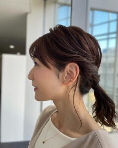 Mariko Dou Instagram - 本日の「ワイド！スクランブル」の衣装は、 ☆ニット,ジャンパースカート… #proportionbodydressing ☆アクセサリー… #starjewelry でした👗✨ 今夜も寒いですね❄️ 引き続き、暖かくしてお過ごし下さい。 今週もお疲れ様でした😌 #大下容子ワイドスクランブル #ワイドスクランブル #ニュース #テレビ朝日 #堂真理子 #アナウンサー #アナウンサー衣装 #番組衣装
