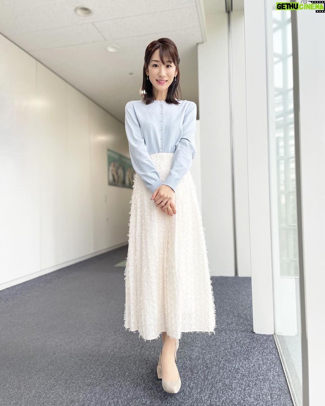 Mariko Dou - 2.3K Likes - 本日の「ワイド!スクランブル」の衣装は、
☆カーディガン… #lounie
☆スカート… #stola
☆アクセサリー… #ete
でした👗✨
今週もお疲れ様でした😊
#大下容子ワイドスクランブル #ワイドスクランブル #ニュース #テレビ朝日 #堂真理子 #アナウンサー #アナウンサー衣装 #番組衣装