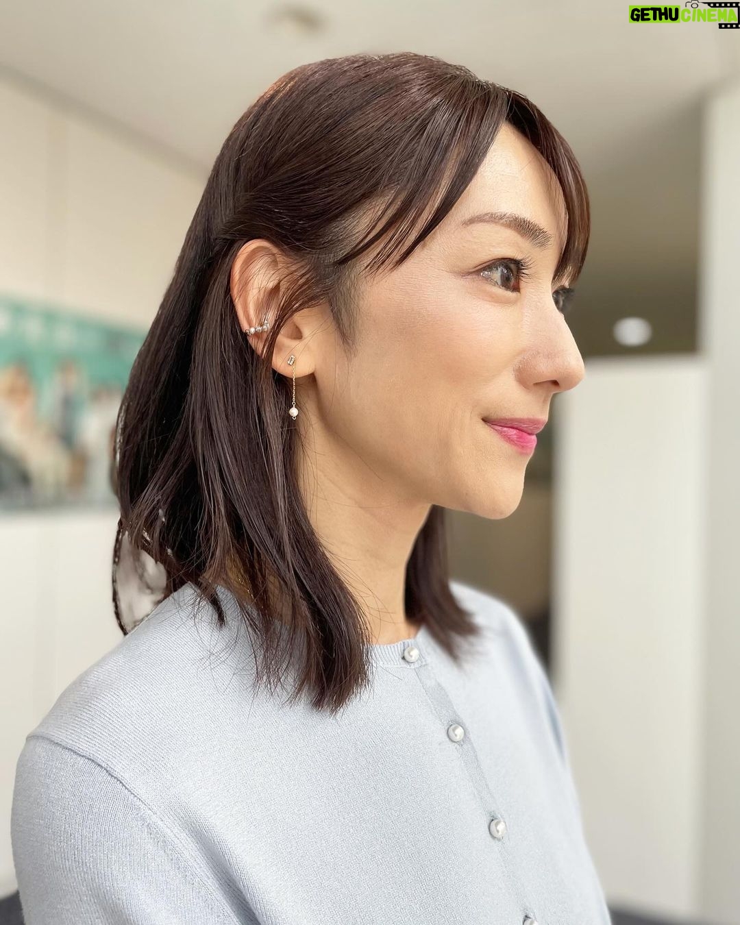 Mariko Dou - 2.3K Likes - 本日の「ワイド!スクランブル」の衣装は、
☆カーディガン… #lounie
☆スカート… #stola
☆アクセサリー… #ete
でした👗✨
今週もお疲れ様でした😊
#大下容子ワイドスクランブル #ワイドスクランブル #ニュース #テレビ朝日 #堂真理子 #アナウンサー #アナウンサー衣装 #番組衣装