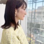 Mariko Dou Instagram - 本日のアベモニとワイド！スクランブルの衣装です👗✨ 「ワイド！スクランブル」は、 ☆ブラウス,パンツ… #lounie でした😊 アベモニはピンクのニット、ワイドスクランブルは黄色のブラウス、華やかな色合いに癒されました😊 明日も頑張ります❣️ よろしくお願いします✨ #アベモニ #ワイドスクランブル #大下容子ワイドスクランブル #ニュース #テレビ朝日 #堂真理子 #アナウンサー #アナウンサー衣装 #番組衣装