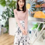 Mariko Dou Instagram - おはようございます☀ 久しぶりの投稿になってしまい、ごめんなさい🙇‍♀️ 子供達と一緒に、鼻と喉の風邪を引いてしまいましたが、元気です‼️ 皆さんも体調にはお気を付け下さい。 今朝もアベモニをご覧下さった皆さま、ありがとうございました😊 今日の衣装は襟のデザインが素敵なピンクのニットで、テンションも上がりました💕 今日も一日頑張りましょう🎵 #おはようございます #アベモニ #ありがとうございます #堂真理子 #テレビ朝日 #アナウンサー