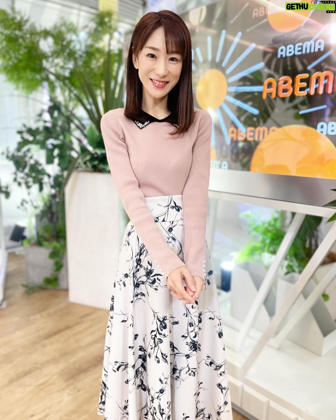 Mariko Dou - 2.5K Likes - おはようございます☀
久しぶりの投稿になってしまい、ごめんなさい🙇♀️
子供達と一緒に、鼻と喉の風邪を引いてしまいましたが、元気です‼️
皆さんも体調にはお気を付け下さい。
今朝もアベモニをご覧下さった皆さま、ありがとうございました😊
今日の衣装は襟のデザインが素敵なピンクのニットで、テンションも上がりました💕
今日も一日頑張りましょう🎵
#おはようございます
#アベモニ
#ありがとうございます
#堂真理子 #テレビ朝日 #アナウンサー