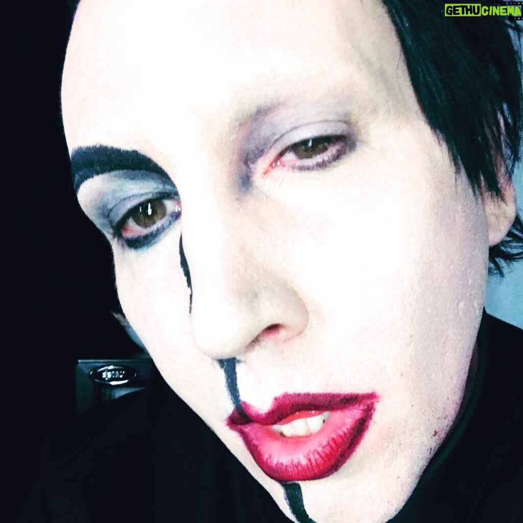 Marilyn Manson Instagram - What the fuck do I do on Valentine’s Day?