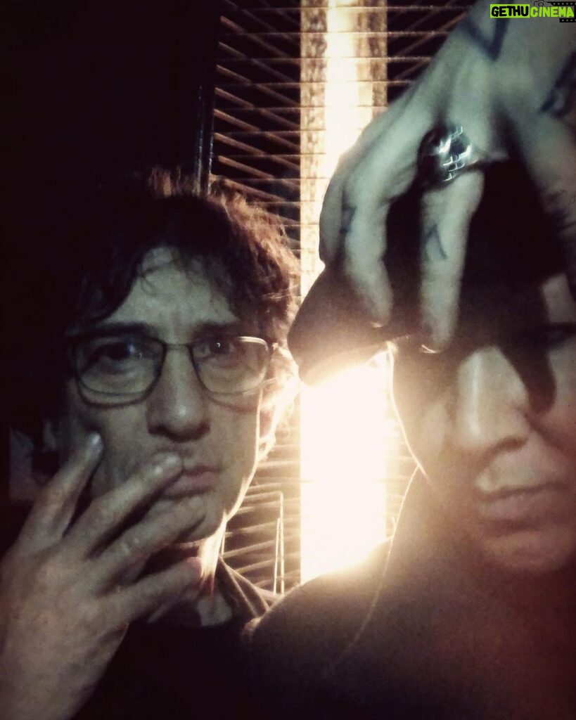 Marilyn Manson Instagram - One of my favorite writer/artist/creator. Neil Gaiman. Had a great evening with a true believer. #americangods#goodomensprimevideo#signaltonoise#twinsofeviltour