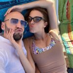 Marina Crialesi Instagram - Osimo-Roma-Napoli-Rimini-Numana in tre giorni. Dai amore che manca poco alle ferie 🦦🦦 Numana Beach