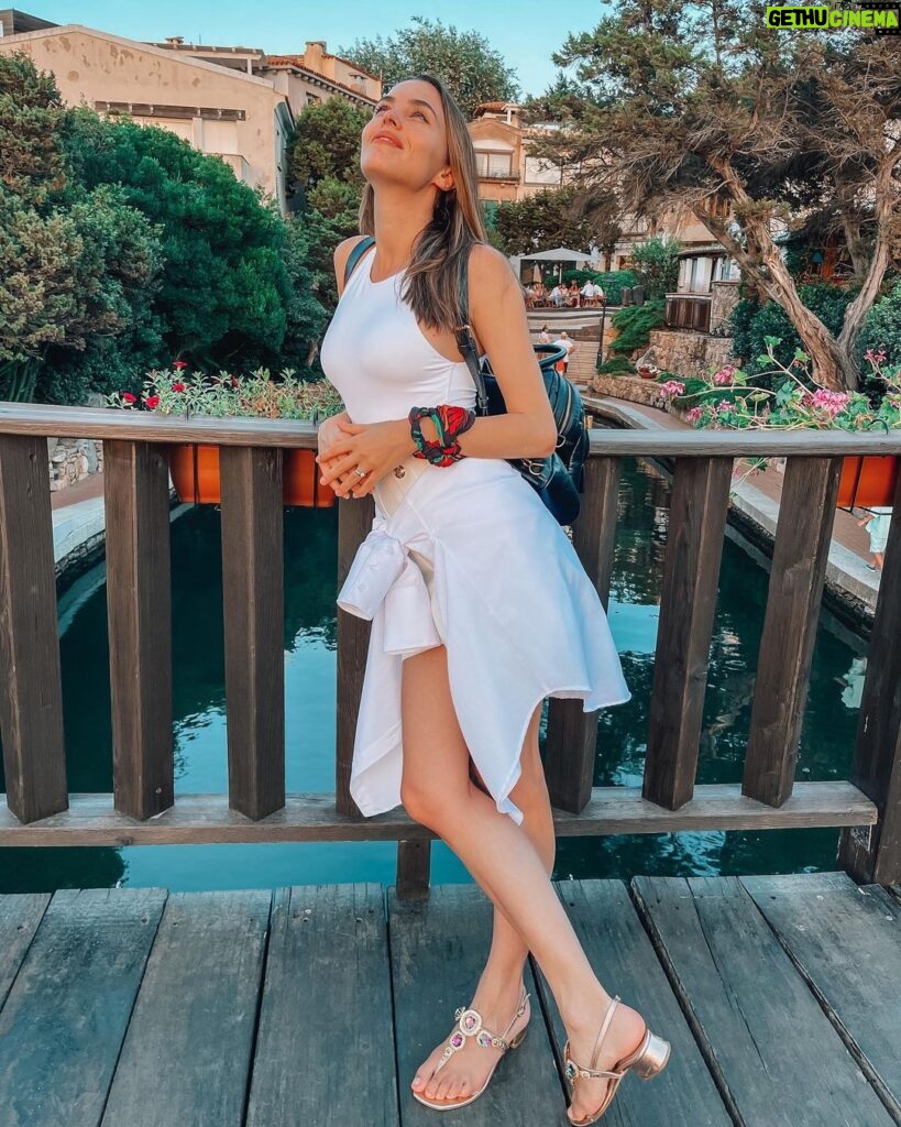 Marina Crialesi Instagram - 💙 𝓗𝓪𝓹𝓹𝓲𝓷𝓮𝓼𝓼…