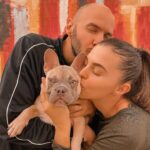 Marina Crialesi Instagram - “Io voglio un Corgi” “Io voglio un Weimaraner” “Ok allora prendiamo un Bulldog Francese” “Mah… fammi vedere” “Guarda che buffo” “Ammazza amo quanto è Ciotto però” “Siii Ciotto, mi gusta!! Aggiudicato prenderemo un bulldog e lo chiameremo Ciotto” È andata più o meno così…😂 Benvenuto Ciotto 💙 ci hai già rubato il cuore! Roma, Italia
