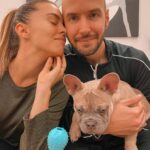 Marina Crialesi Instagram - “Io voglio un Corgi” “Io voglio un Weimaraner” “Ok allora prendiamo un Bulldog Francese” “Mah… fammi vedere” “Guarda che buffo” “Ammazza amo quanto è Ciotto però” “Siii Ciotto, mi gusta!! Aggiudicato prenderemo un bulldog e lo chiameremo Ciotto” È andata più o meno così…😂 Benvenuto Ciotto 💙 ci hai già rubato il cuore! Roma, Italia