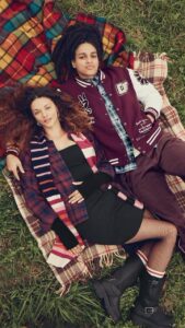 Marina Nery Instagram - New Holiday Campaign for @maisonsimons ! ✨ Even more special because I got to be with the Lindo @mikhailevans , thank you team 💙