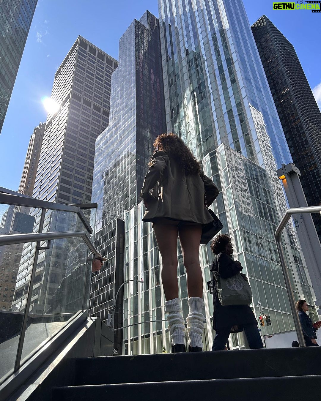 Marina Nery Instagram - Malcolm told me I was going to be cold on shorts, so I wore leg warmers. π€Έπ½ββοΈβ¨ New York, New York