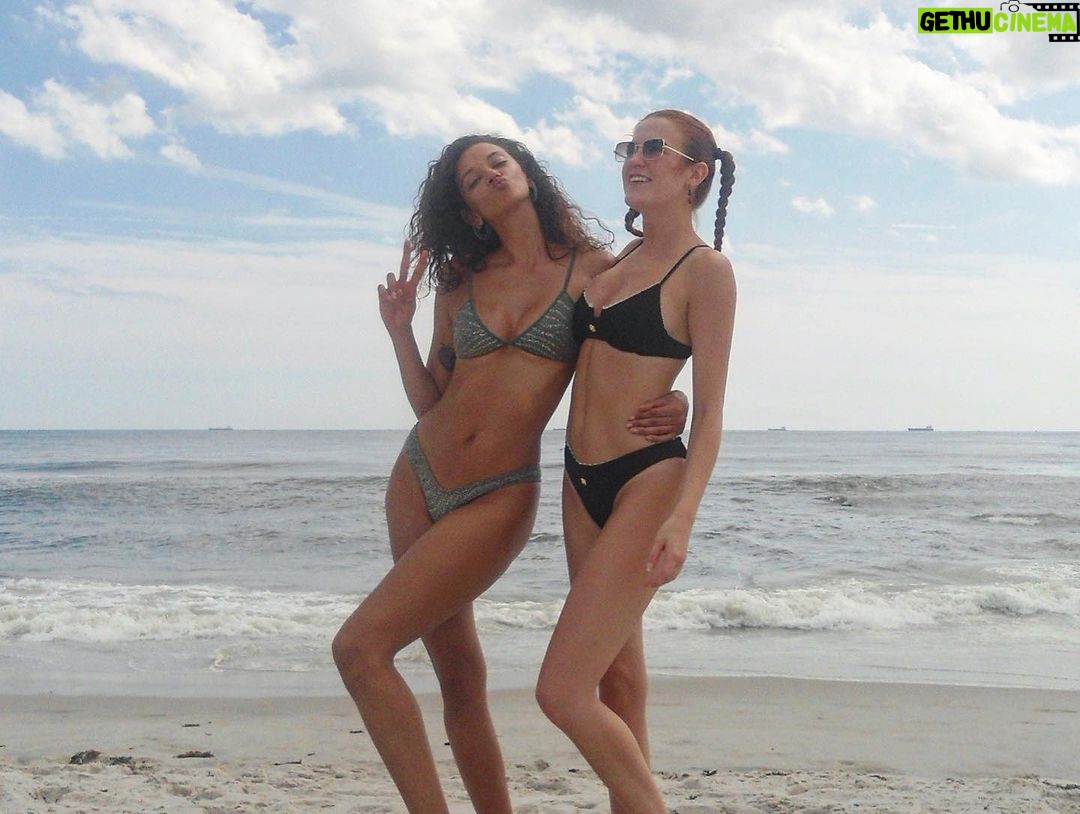 Marina Nery Instagram - Last week of summer, here are some shenanigans βοΈπ€Έπ½ββοΈπ New York, New York