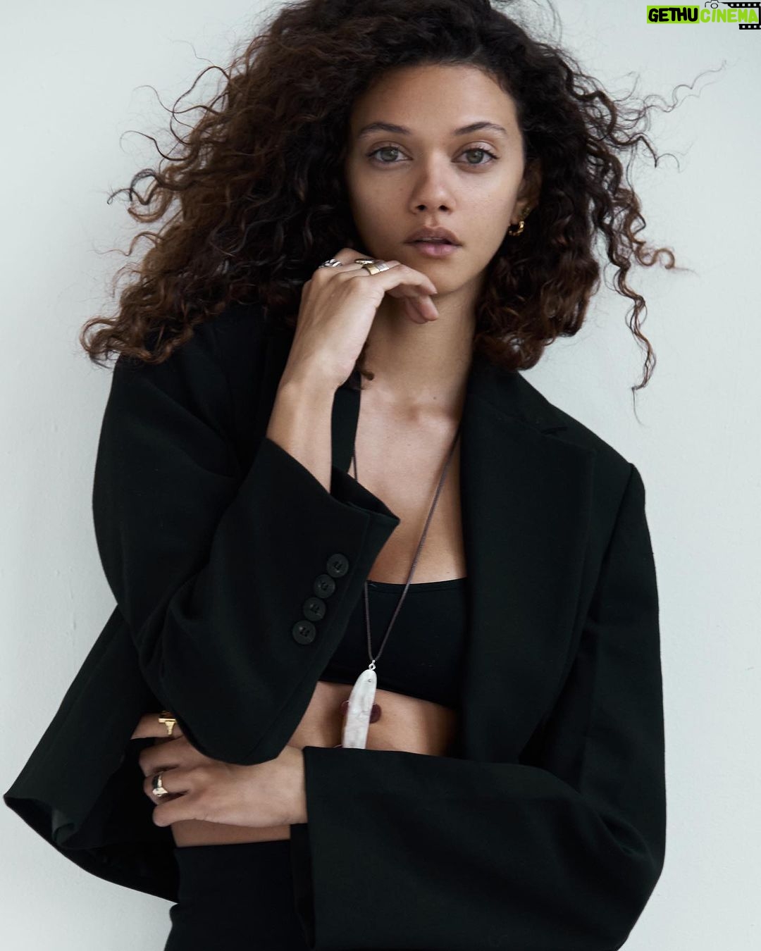 Marina Nery Instagram - Invite me to go to the beach/pool friends. ☀️ New York, New York