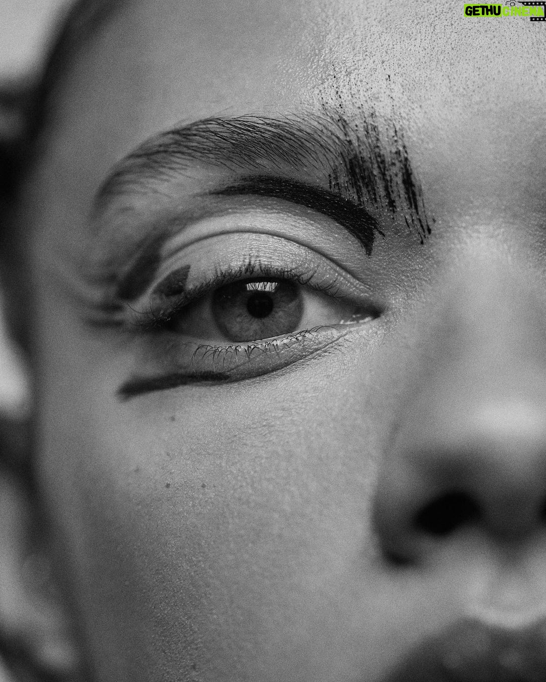 Marina Nery Instagram - Que sua força guarde meus caminhos e que eles estejam sempre abertos, laroyê! 🖤 New York, New York