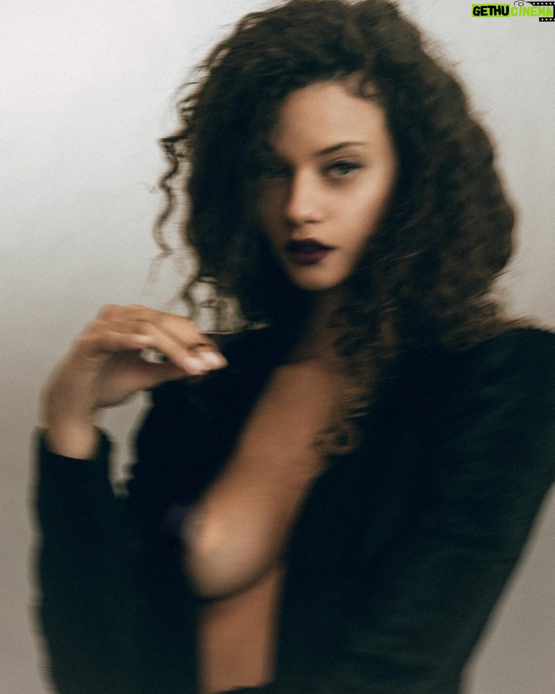 Marina Nery Instagram - Portrait of a woman. 🖤 New York, New York