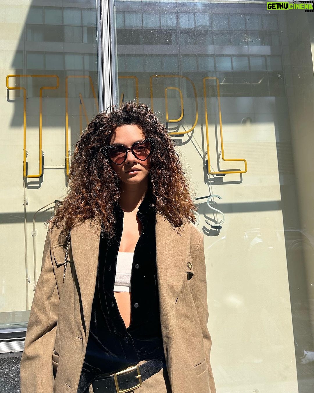 Marina Nery Instagram - Malcolm told me I was going to be cold on shorts, so I wore leg warmers. π€Έπ½ββοΈβ¨ New York, New York