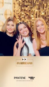 Marina Ruy Barbosa Instagram - Descubra todos os segredos para cabelos incríveis com o nosso PanTeam 💁‍♀️ @camilaqueiroz @juliette e @marinaruybarbosa respondem às perguntas sobre a fórmula de Pantene Queratina Preenche & Blinda e lançam o desafio #NaMiraDaPan. Pronta pra colocar o cabelo pra jogo? ✨#CabeloPantene #ParaTodosVerem Temos um vídeo em que aparecem comentários de consumidores elogiando a linha Pantene Queratina Preenche & Blinda nas redes sociais, falando sobre como os produtos são cheirosos e deixaram seus cabelos lindos e brilhosos. Na sequência surge a cena das embaixadoras da marca, Camila Queiroz, Juliette e Marina Ruy Barbosa que tiram algumas dúvidas e convidam as seguidoras a participarem do desafio #NaMiraDaPan.