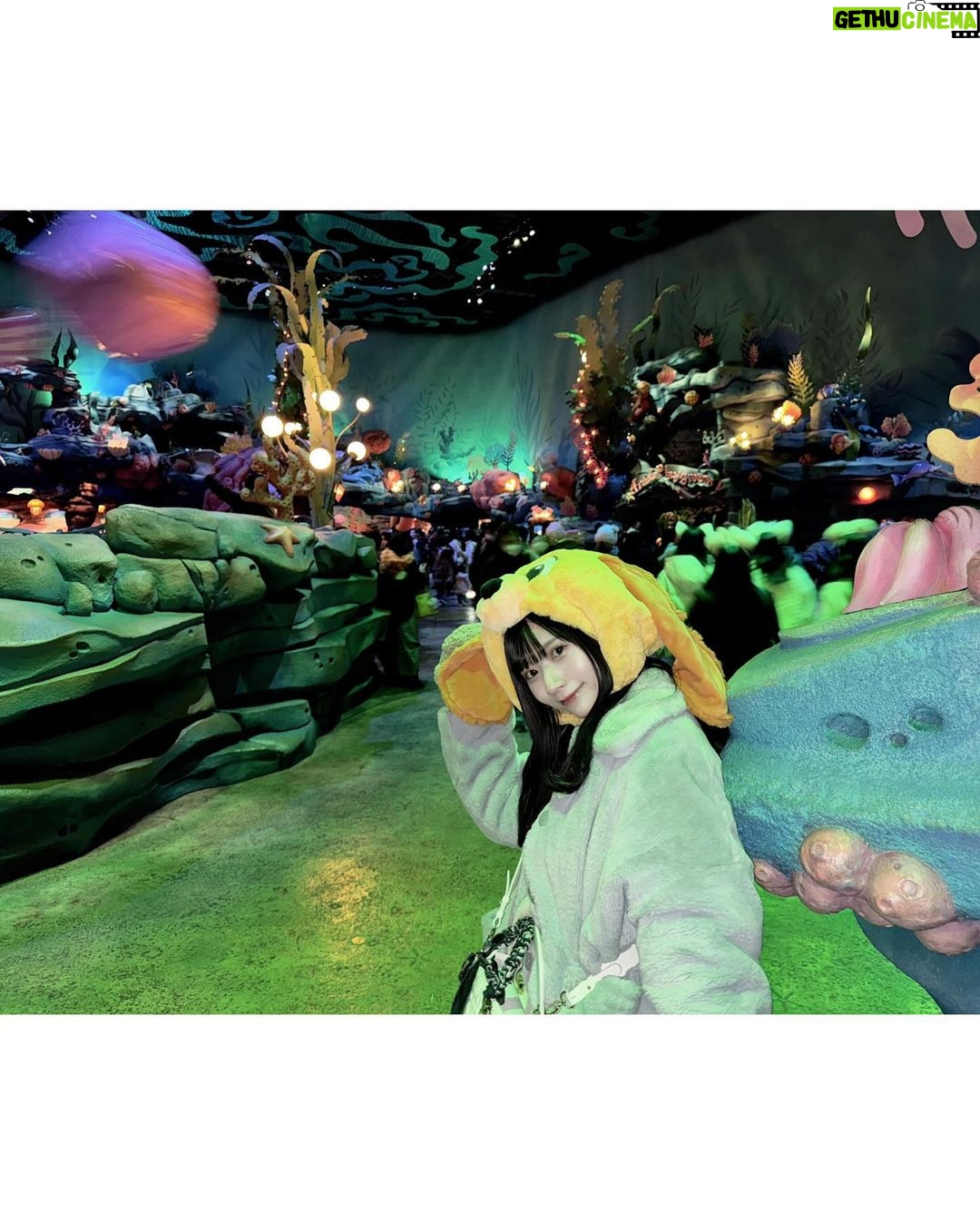 Marina Yamada Instagram - . 🪸🧜🏻♀️𓈒𓂂𓏸 朗読劇のアフタートークのときに言ってたけど この前ディズニーシー行ってきました! クリスマスシーズンのディズニー素敵すぎた🎄.* #ディズニークリスマス #クリスマス #christmas #Xmas #東京ディズニーシー #ディズニーシー #disneysea #disney #クリスマスディズニー マーメイドラグーン (Mermaid Lagoon)