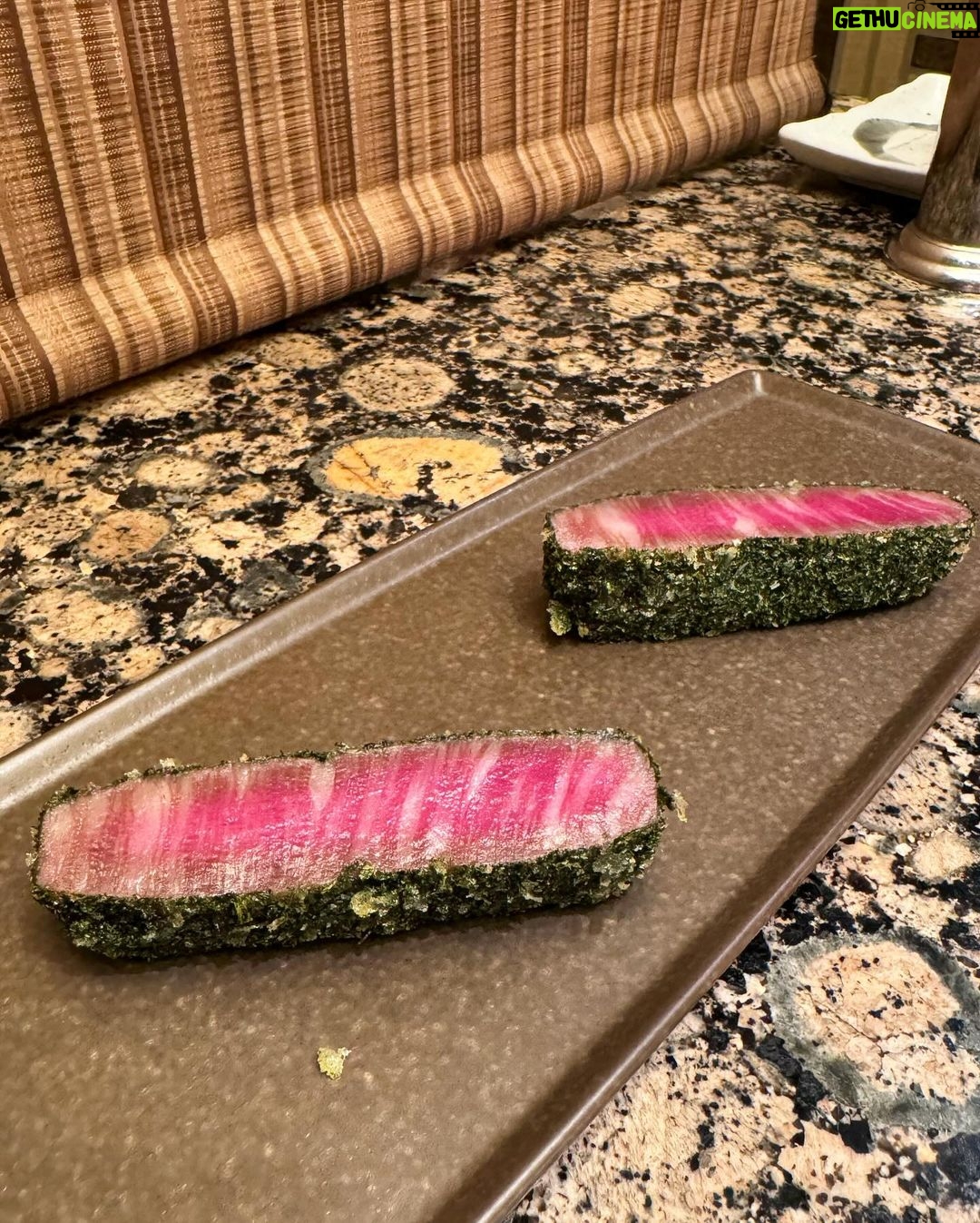 Marina Yamada Instagram - . 妹と美味しいお肉食べてきた♡ うしごろのお肉ほんとにおいしい..🥺 @ushigoro_yakiniku 季節限定特別コースたべました!🍁 ボリューム満点のコースで 極みのタン、ユッケ、シャトーブリアンとかとか... おなかいっぱい食べました♡ 美味しいお肉食べてお酒も飲んで幸せだった〜〜 お店の雰囲気も落ち着いてて過ごしやすかったので 妹とひたすら食を楽しみました..🤍 みんなも是非行ってみてね·͜· ︎︎ᕷ #うしごろ貫 #日本酒 #恵比寿焼肉 #五反田焼肉 #焼肉 #PR 焼肉と和酒 うしごろ 貫