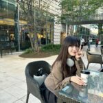Marina Yamada Instagram - . 最近、アイスコーヒーが本格的に()飲めるようになって とりあえずカフェ行ったらアイスコーヒー頼んでる。 でもホットだと苦味マシマシな気がして まだおいしさわかんないんだー☕️ 美味しいコーヒー屋さんおしえてください🐿 代官山 蔦屋書店