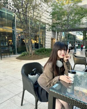 Marina Yamada Instagram - .

最近、アイスコーヒーが本格的に()飲めるようになって
とりあえずカフェ行ったらアイスコーヒー頼んでる。
でもホットだと苦味マシマシな気がして
まだおいしさわかんないんだー☕️

美味しいコーヒー屋さんおしえてください🐿