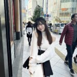 Marina Yamada Instagram – .
新宿で用事済ませたあとの帰り道🧸

トップスはファンの女の子がプレゼントしてくれたの〜
こういう形大好き♡かわいい‪🫶🏻

カチューシャは @jumelle_jp の♡
カチューシャひさしぶりにつけたかも。
おっきいリボンとレースがついててかわいい..お気に入り🖤

寒くてもちょっとくらい我慢して着るかわいいお洋服は最高だ♡笑

#提供