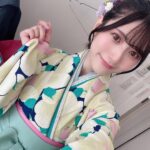 Marina Yamada Instagram – .
襟のところのパールかわいい..🍵🤍

#袴 #和服 #和装 
#袴ヘア #たまねぎヘア