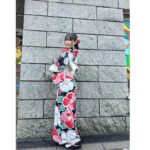 Marina Yamada Instagram - . この前イベントで着た着物❤️𓂃 𓈒 水色っぽいのにしようかとも思ったけど あんまり着たことない黒系でお正月っぽい感じのを お店の方に選んでもらった♡ やっぱりお着物っていいよね〜 和服だいすき。 たくさん着たいな