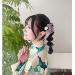 Marina Yamada Instagram – .
髪の毛もかわいくしてもらった⋆⸜💚⸝‍⋆

#袴 #和服 #和装 
#袴ヘア #たまねぎヘア