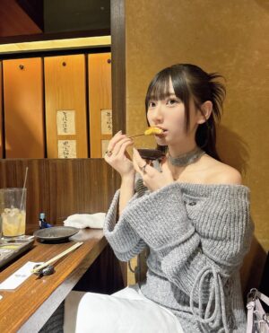 Marina Yamada Instagram - .
おいしいものって
なんでこんなおなかに入ってっちゃうんだろうね〜。
この前食べた串カツがとっても美味しかった...🥹
何本でもいけた🥹🥹

ストップって言うまで出てくるやつ、
何本食べたかわからなくなって
食べ終わった串の数見てびっくりするからだめだね🧸笑

でもほんと食べてるときって幸せ〜

食べるだけのロケとかしたいなあ、お仕事来ないかな
美味しく食べるのでよろしくお願いします。(？)