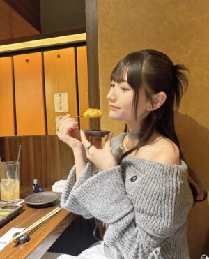 Marina Yamada Instagram - .
おいしいものって
なんでこんなおなかに入ってっちゃうんだろうね〜。
この前食べた串カツがとっても美味しかった...🥹
何本でもいけた🥹🥹

ストップって言うまで出てくるやつ、
何本食べたかわからなくなって
食べ終わった串の数見てびっくりするからだめだね🧸笑

でもほんと食べてるときって幸せ〜

食べるだけのロケとかしたいなあ、お仕事来ないかな
美味しく食べるのでよろしくお願いします。(？)