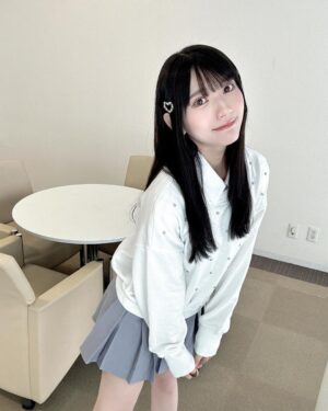 Marina Yamada Instagram - .
2023年仕事納めでした！
最後のお仕事はギルドロ番組収録·͜· ︎︎
たくさん笑っておわりました♡

今日のお洋服かわいいって褒められたので
載せておきます！
@jumelle_jp のトップスお気に入り🤍

気温が落ち着かなくて体調崩しやすかったりするので
みんな体調に気をつけて元気に年越ししようね🐥

#提供