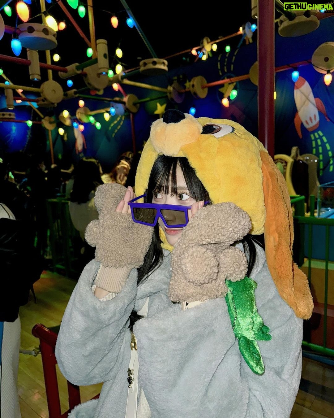 Marina Yamada Instagram - . 今年のクリスマスはバタバタで 当日はそれらしいことできなかったけど クリスマス前にたくさん楽しめたからおっけー🎅🏻🎄 昨日今日は外歩いてるとみんなキラキラで幸せそうで やっぱりクリスマスっていいなあーってなった♡ みんなはどんなクリスマス過ごしましたか?🧸 #ディズニークリスマス #クリスマス #christmas #Xmas #東京ディズニーシー #ディズニーシー #disneysea #disney #クリスマスディズニー Tokyo DisneySea