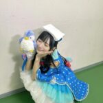 Marina Yamada Instagram – .
改めまして、
「Tokyo 7th シスターズ 2053 2nd Live Brightestar」
DAY1.DAY2 ありがとうございました!🩵💫
会場に来てくださったみなさんも配信で見てくださったみなさんも
たくさんSNSを通して感想を送ってくださったり、
1日目終了後書いてくださったお手紙を早速2日目に頂いたりして。
お手紙からもみなさんの文字で感想をいただいて
今日も改めてお手紙読んだら、
ほんとに嬉しすぎて..涙がでてきました😭
みんながそれぞれの思いでわたしたちのことを見ててくださって
キャラクターたちへの愛もたくさん伝えてくださって、、
ほんとにね、みんなのおかげで頑張れています。
シオネちゃんが連れてきてくれたこのステージで
たくさん、だいすきなシオネちゃんの魅力を届けたいとおもいながら、
わたしの精一杯のパフォーマンスを届けさせて頂きました🫧
届いたかな?
どの曲も大事で大好きで、
歌詞も曲調もAsterlineらしさ全開で、
1曲1曲進んでいく度、みんなの上がっていく熱量が感じられて
本当に楽しい時間だったなあ。🩵
本番迎えるまでは初めての声出しOKのライブという緊張と、
2ndライブを迎える緊張と、
Asterlineでスタートを切る緊張と、、
ほかにもいろんな緊張があったけど、
幕が落ちて支配人さんたちのお顔見たら吹っ飛びました!!!✨️笑
楽しく笑顔でステージに立てたことがいちばん嬉しかった!
ほんとーーーーーーーに、関わってくださったみなさんのおかげです。
みんなだいすきです。
いつもありがとう、そしてこれからもナナシスを、
2053をよろしくお願いします!
またすぐみんなに会えますようにっ🐧🩵
朝凪シオネ役 山田麻莉奈
#t7s #ナナシス #t7sBrightestar 江戸川区総合文化センター 大ホール
