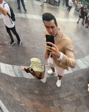 Mario Casas Instagram - #Familytrip ;))))))

@visit.dubai

By @noapict_management