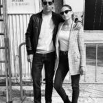 Mario Casas Instagram - SARA & AITOR... 10 años después 😎 #loshombresdepaco