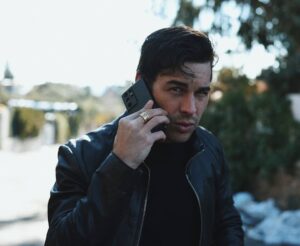 Mario Casas Instagram - Welcome 2021. Listo para capturar todo lo bueno que nos traiga con el nuevo #GalaxyS21 Ultra 5G y su cámara de 108Mp y vídeo en 8K. @samsungespana #TeamGalaxy