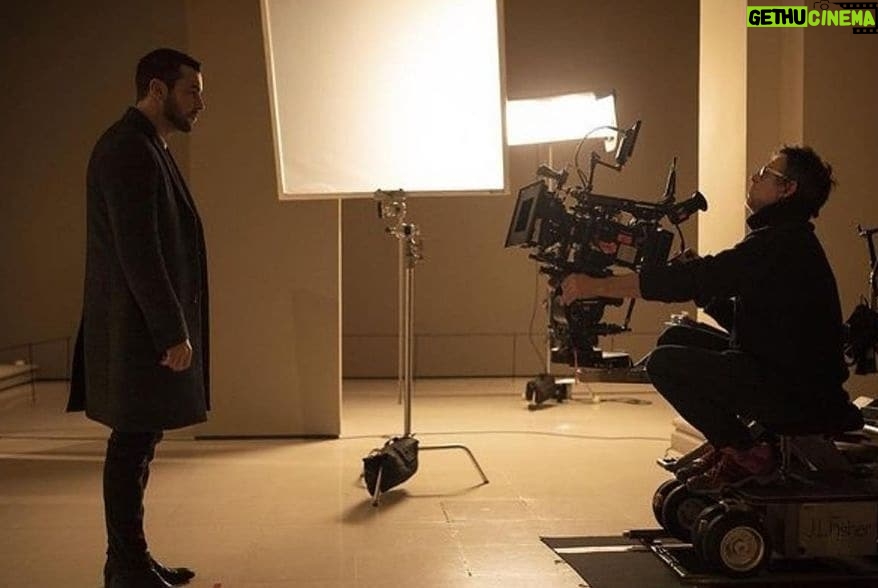 Mario Casas Instagram - Behind the scenes ❤ by @vivesquim #ElInocente en @netflixes @netflix