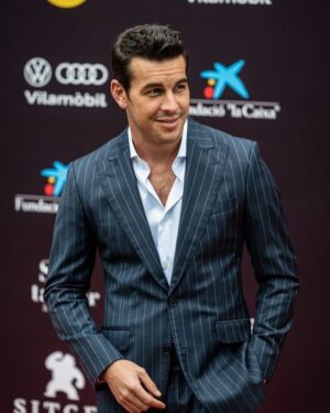 Mario Casas Instagram - Gracias siempre @sitgesfestival 16 de octubre estreno en cines, #NoMatarás @davidvictori @milenasmitm @_fernandovaldivielso_ @elisabethlarena @filmaxpresenta
-
Estilismo @noapict_management
