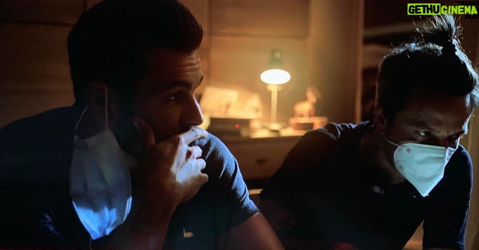 Mario Casas Instagram - Bajo la dirección de el Samurai @uripaulo #Elinocente @netflixes @harlancoben